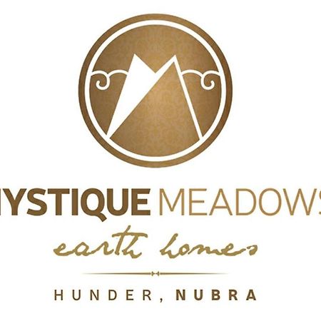 Mystique Meadows Earth Homes Hundar Zewnętrze zdjęcie