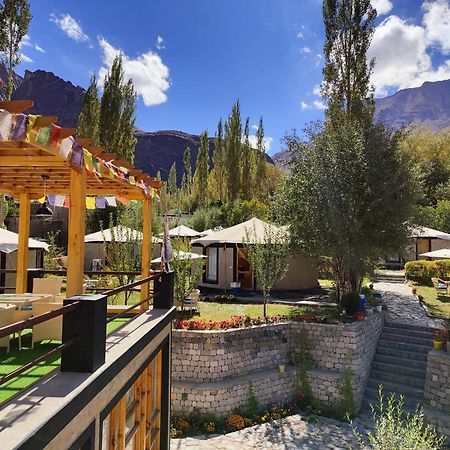 Mystique Meadows Earth Homes Hundar Zewnętrze zdjęcie