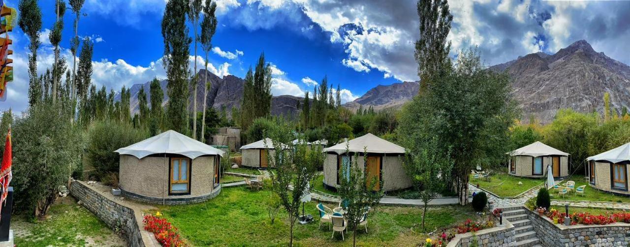 Mystique Meadows Earth Homes Hundar Zewnętrze zdjęcie